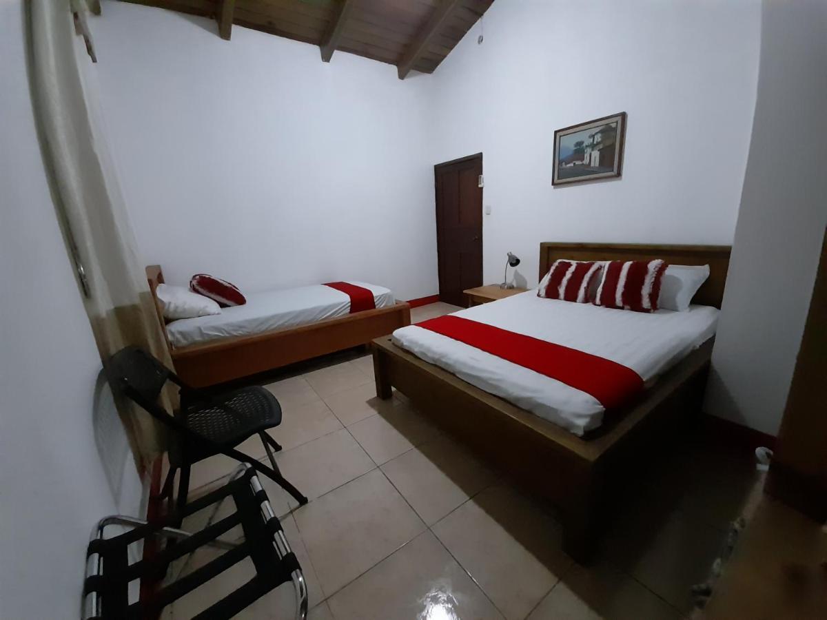 Hostal Blood Moon Río Dulce Exterior foto