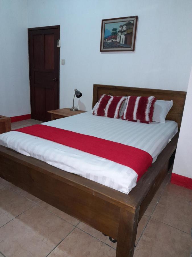 Hostal Blood Moon Río Dulce Exterior foto